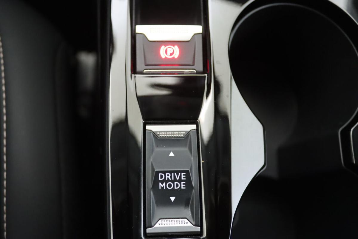 peugeot-208-2025-hibrido-a-gasolina-1199cc