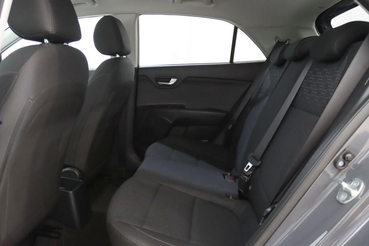 kia-rio-2023-gasolina-998cc