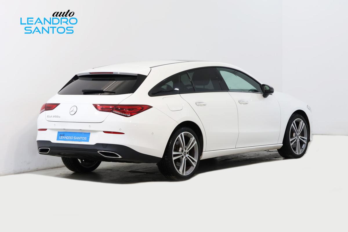 mercedes-benz-cla-2022-hibrido-1332cc