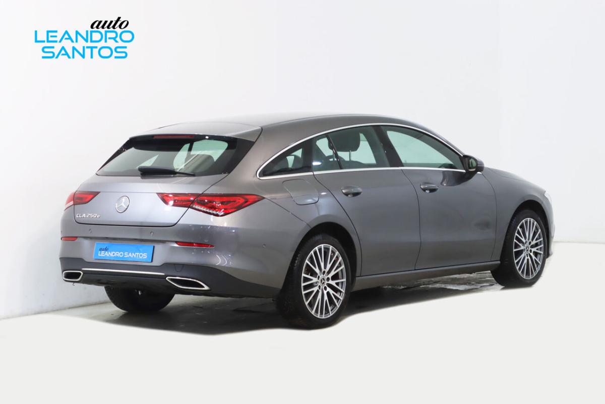 mercedes-benz-cla-2022-hibrido-1332cc