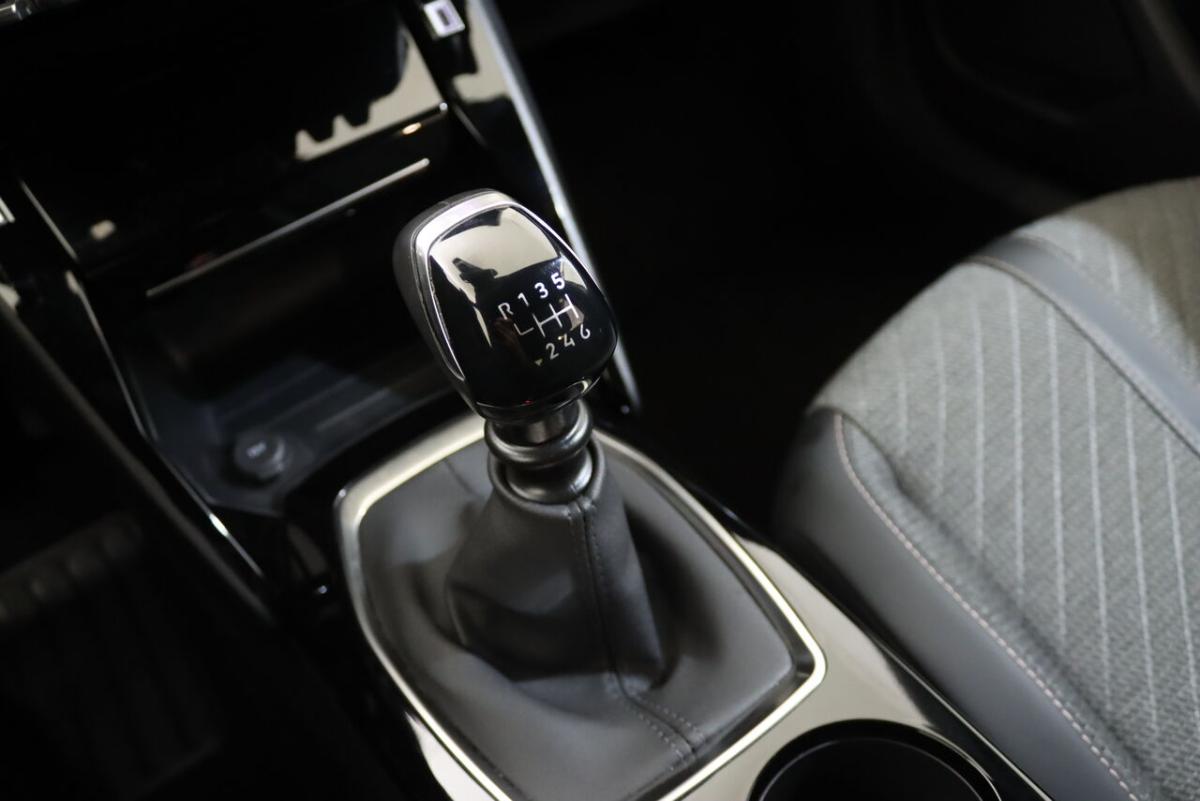 peugeot-2008-1-2-puretech-2025-gasolina-1199cc