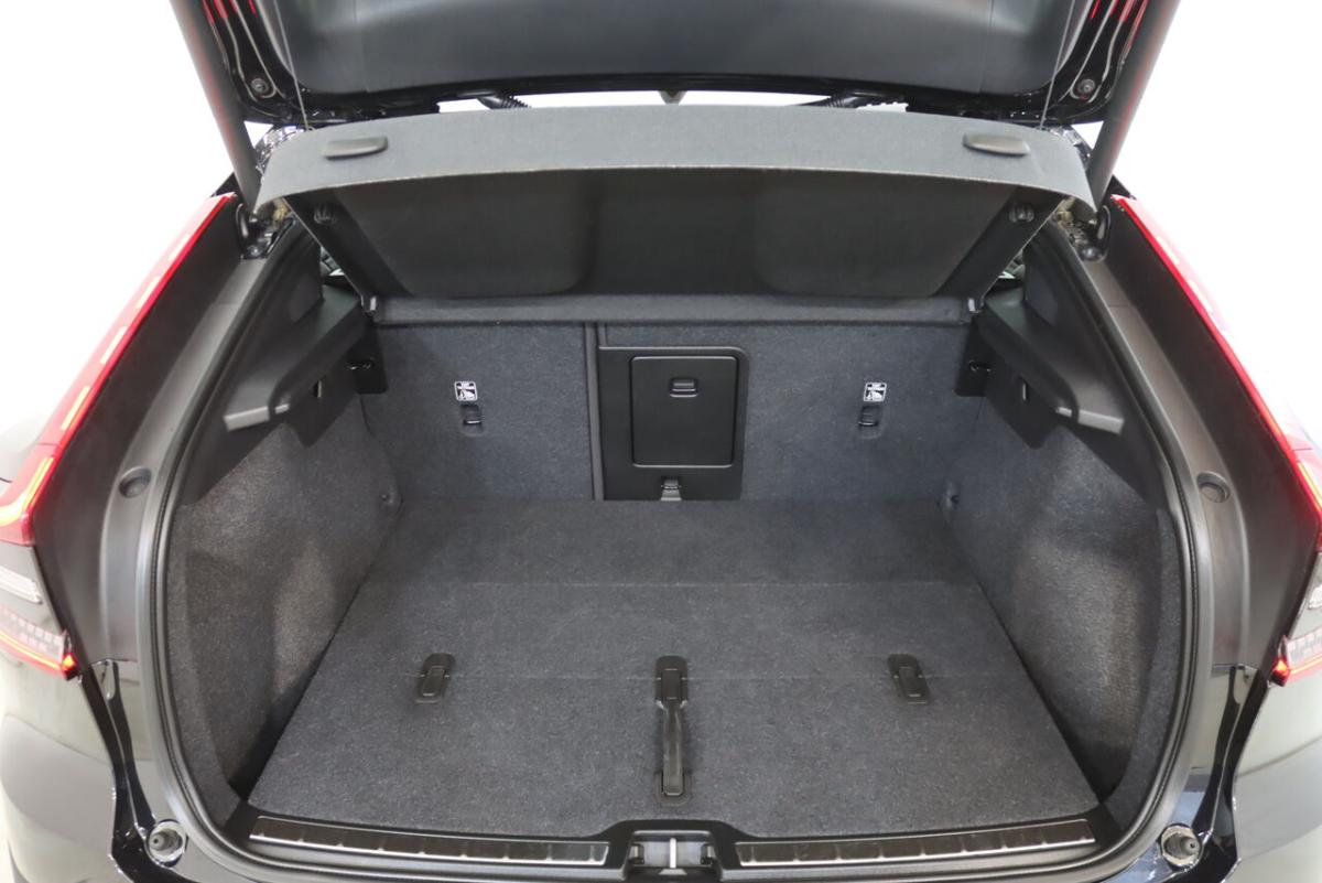 volvo-c40-2024-eletrico-800cc