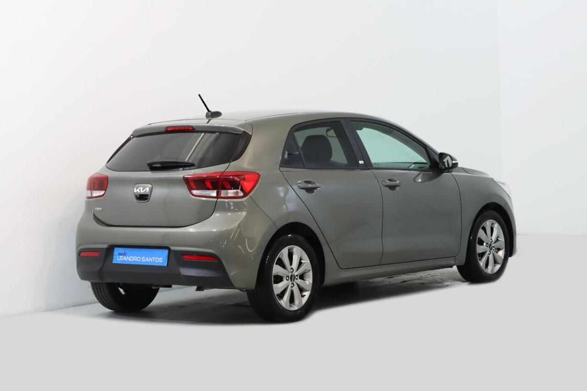 kia-rio-2023-gasolina-998cc