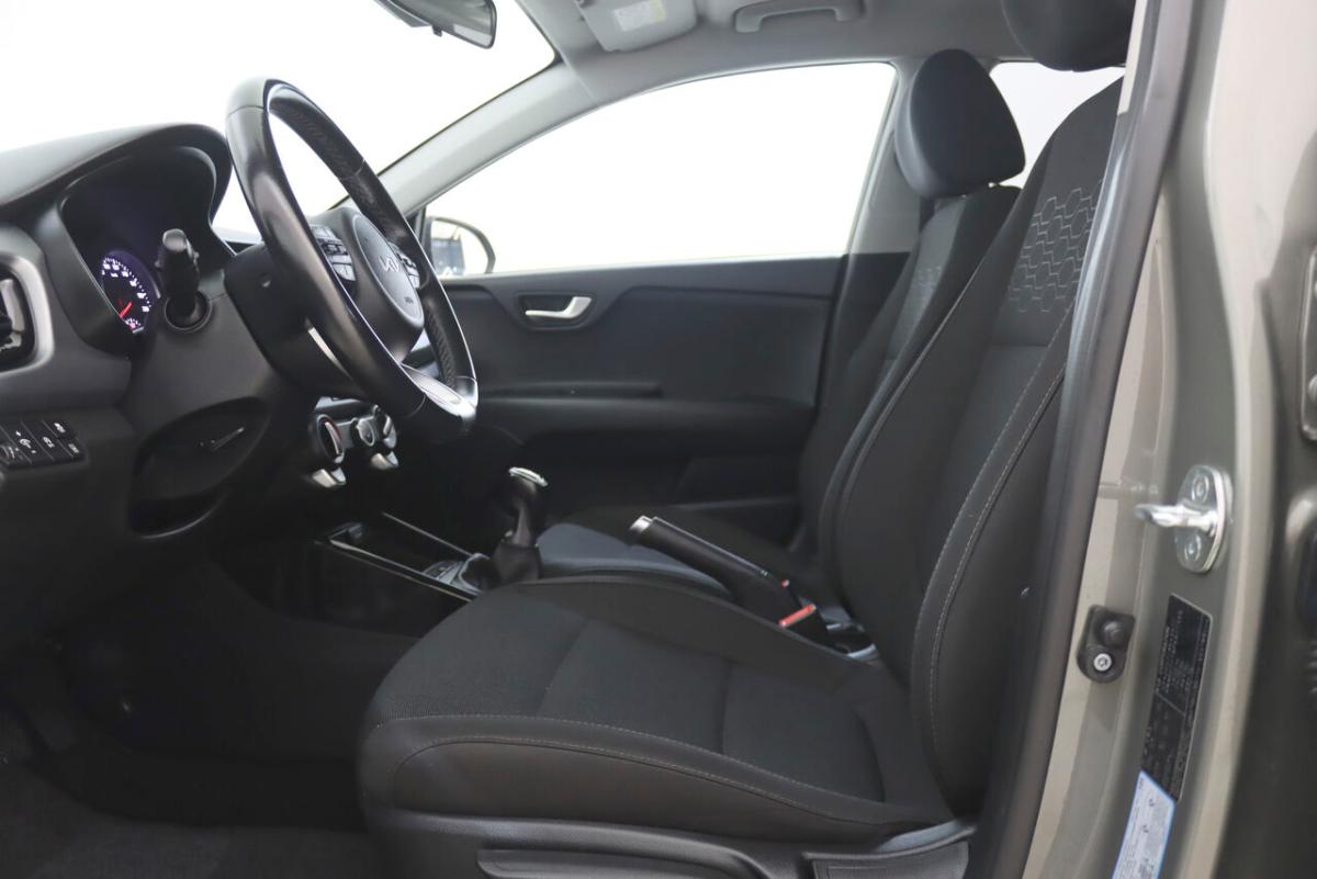 kia-rio-2023-gasolina-998cc