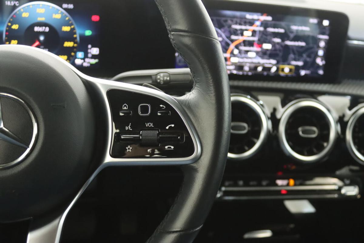 mercedes-benz-classe-a-2021-hibrido-1332cc