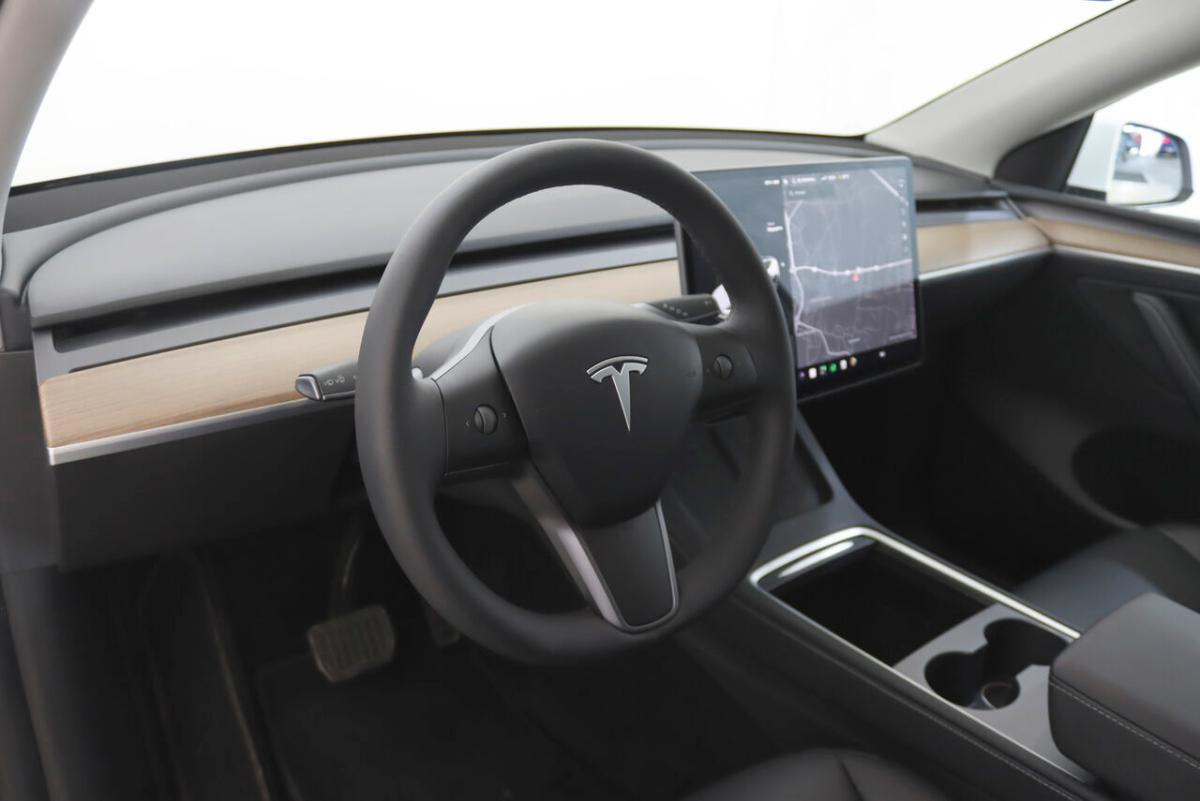 tesla-model-y-2021-eletrico-0cc