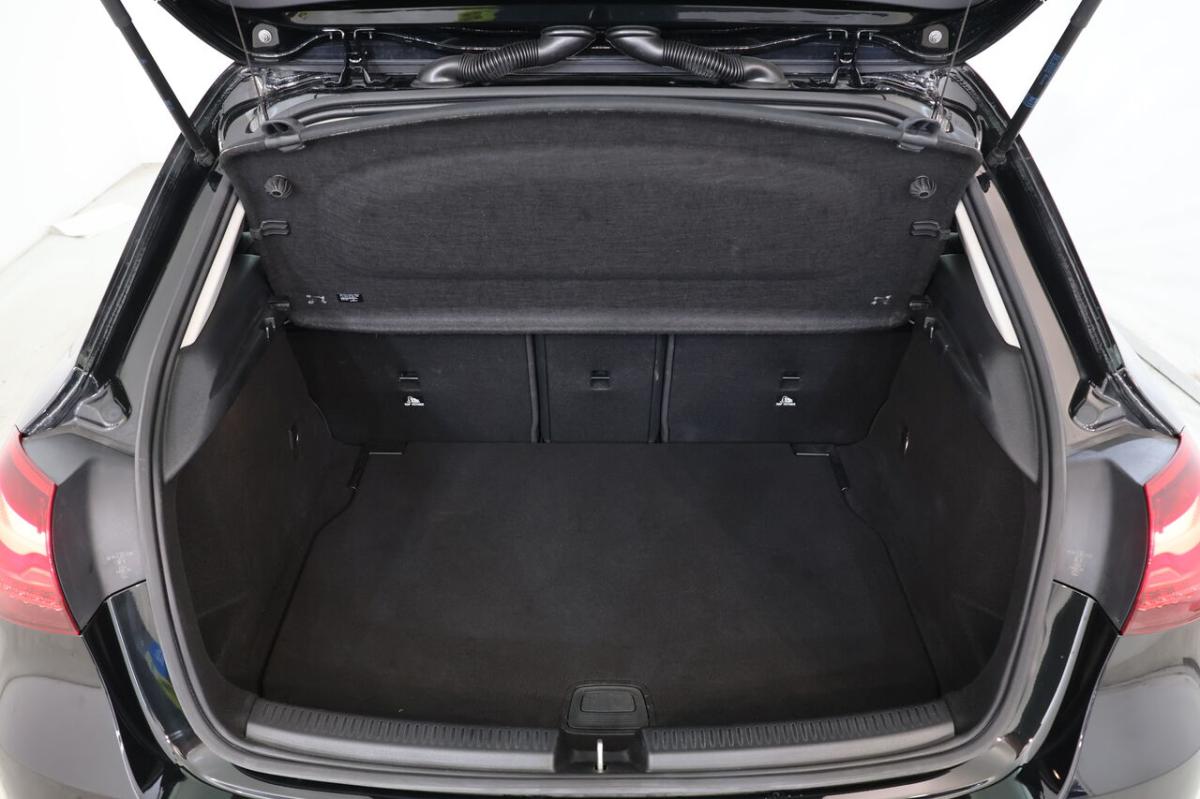 mercedes-benz-classe-a-2025-gasolina-1332cc