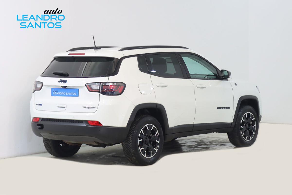 jeep-compass-2023-hibrido-1332cc