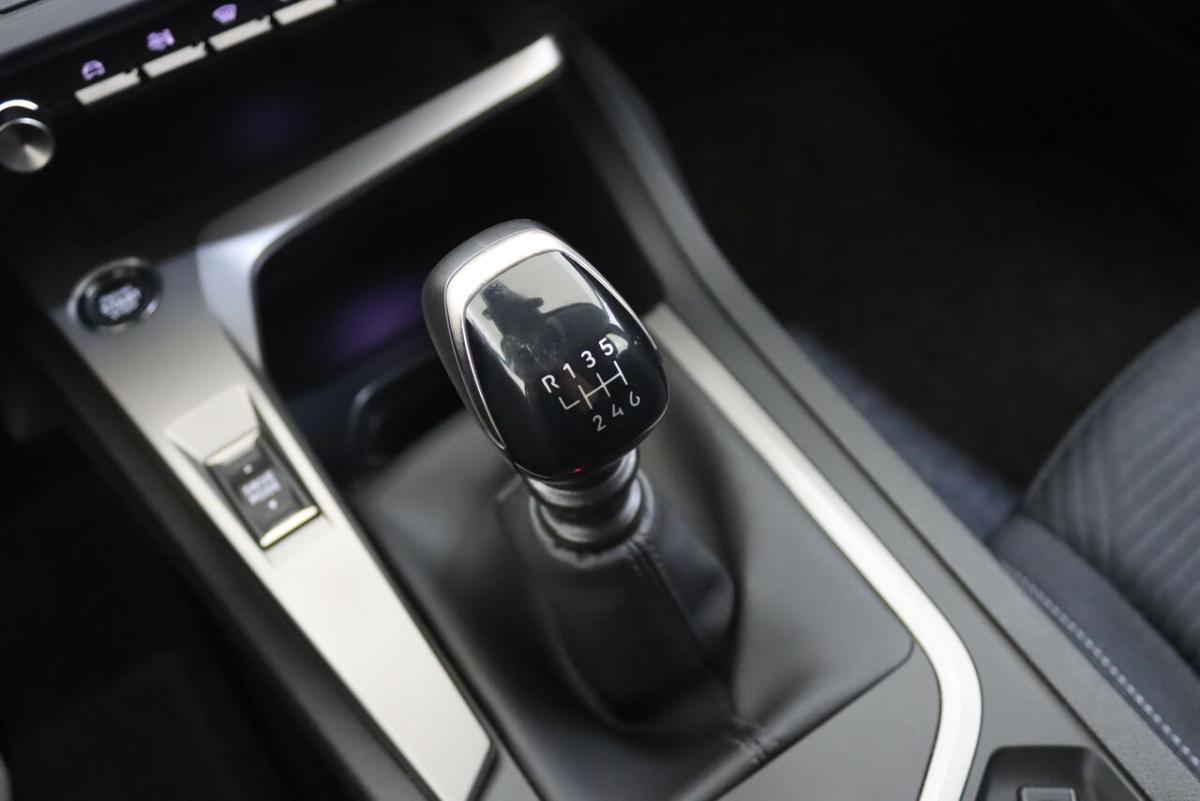 peugeot-308-sw-2022-diesel-1499cc