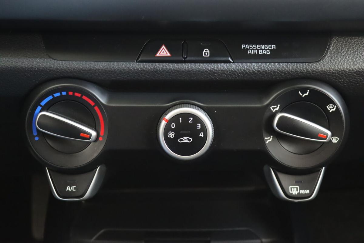 kia-rio-2023-gasolina-998cc