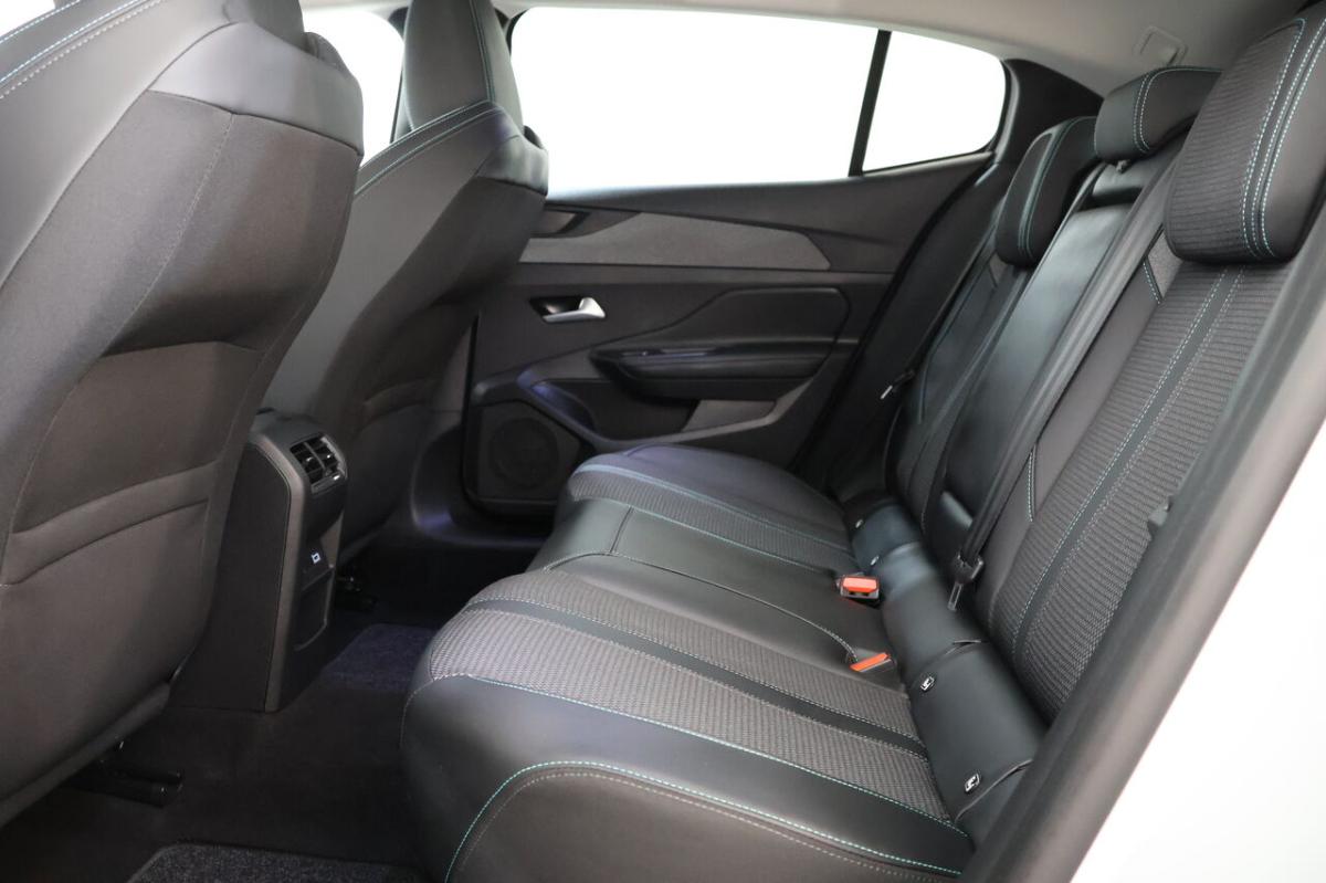 peugeot-408-2025-hibrido-1598cc