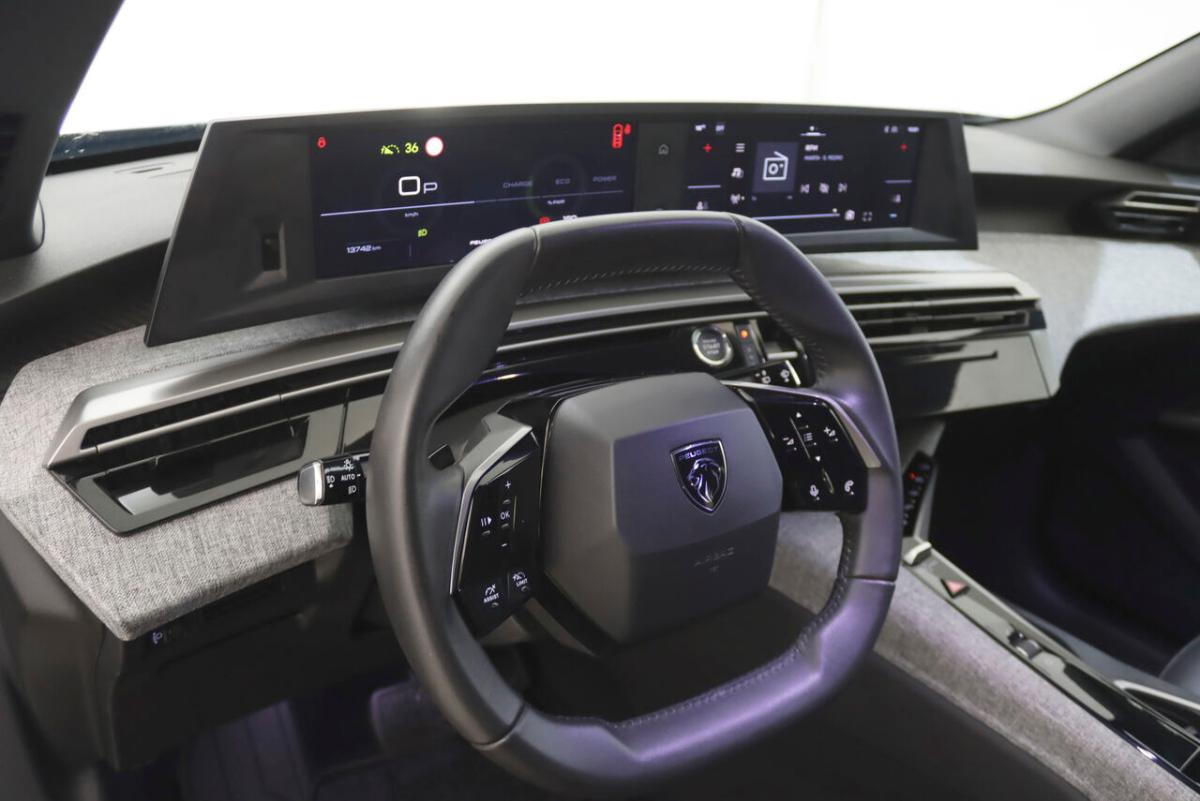 peugeot-5008-2025-hibrido-a-gasolina-1199cc