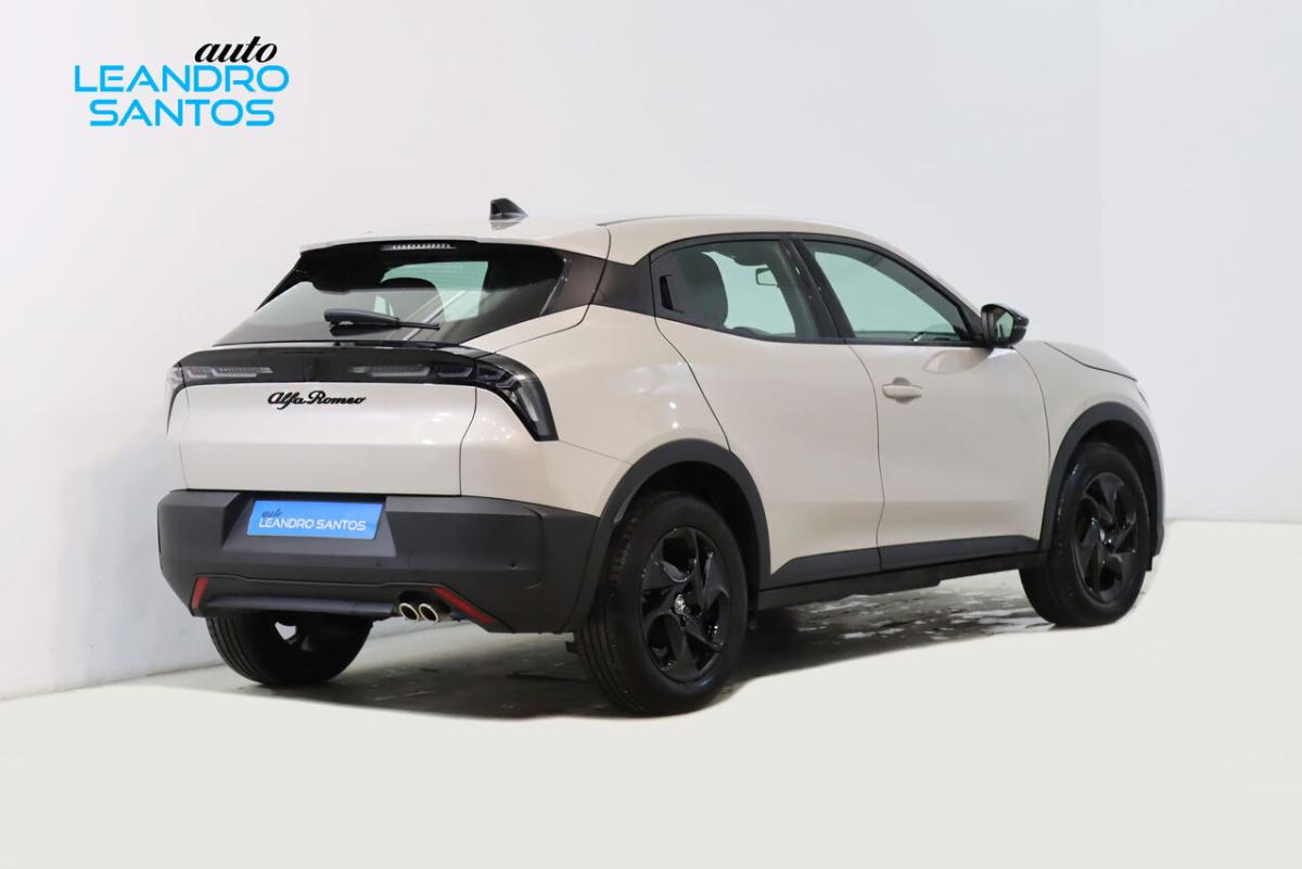 alfa-romeo-junior-2025-hibrido-a-gasolina-1199cc