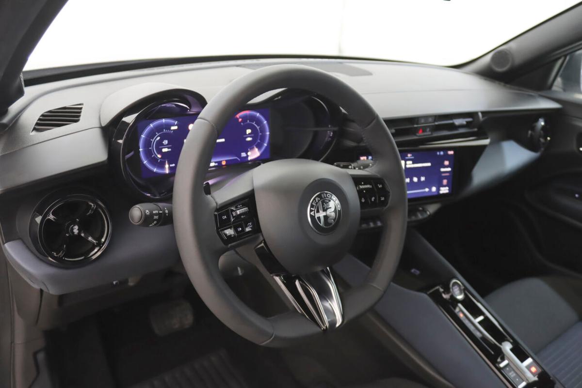 alfa-romeo-junior-2025-hibrido-a-gasolina-1199cc