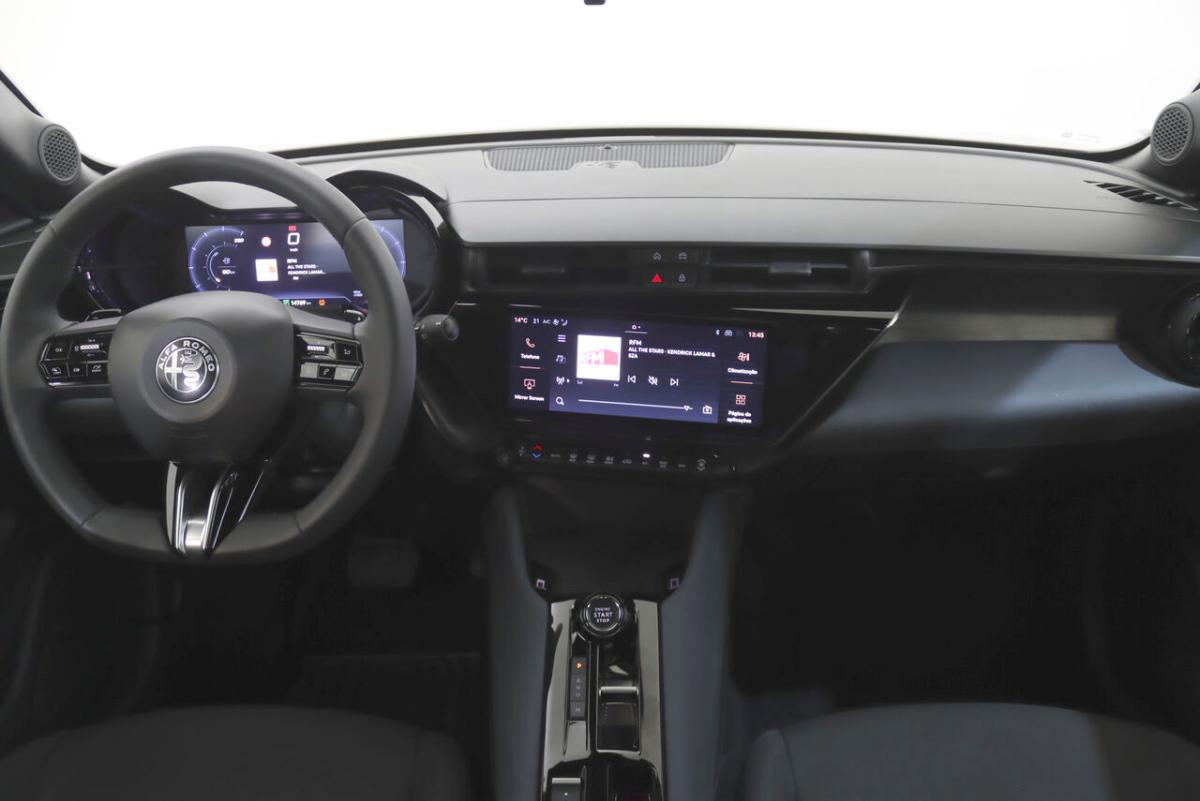 alfa-romeo-junior-2025-hibrido-a-gasolina-1199cc