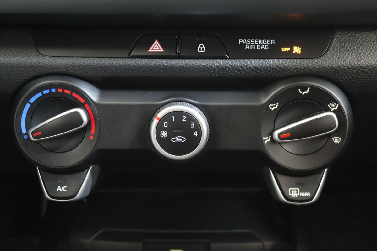 kia-rio-2023-gasolina-998cc