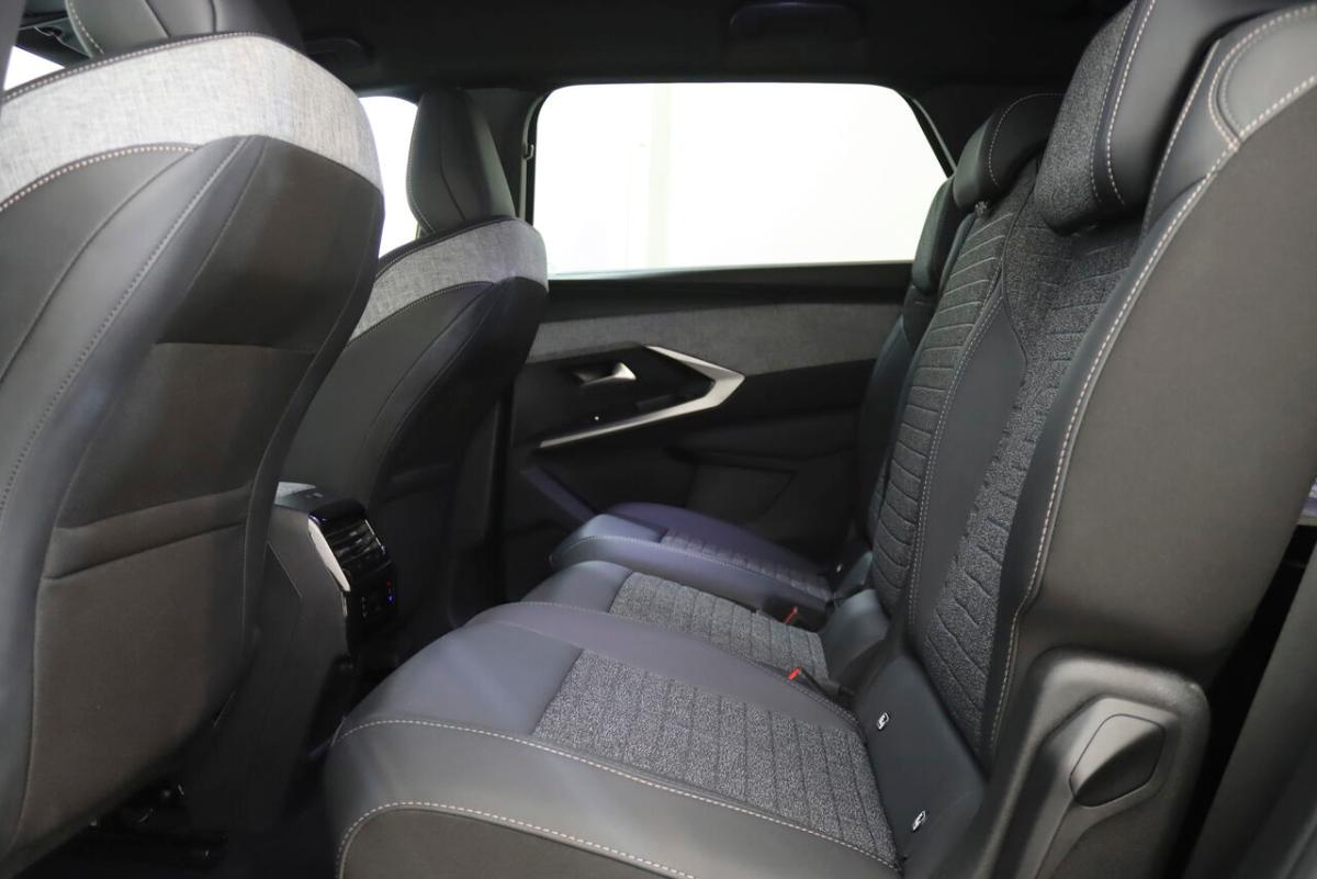 peugeot-5008-2025-hibrido-a-gasolina-1199cc
