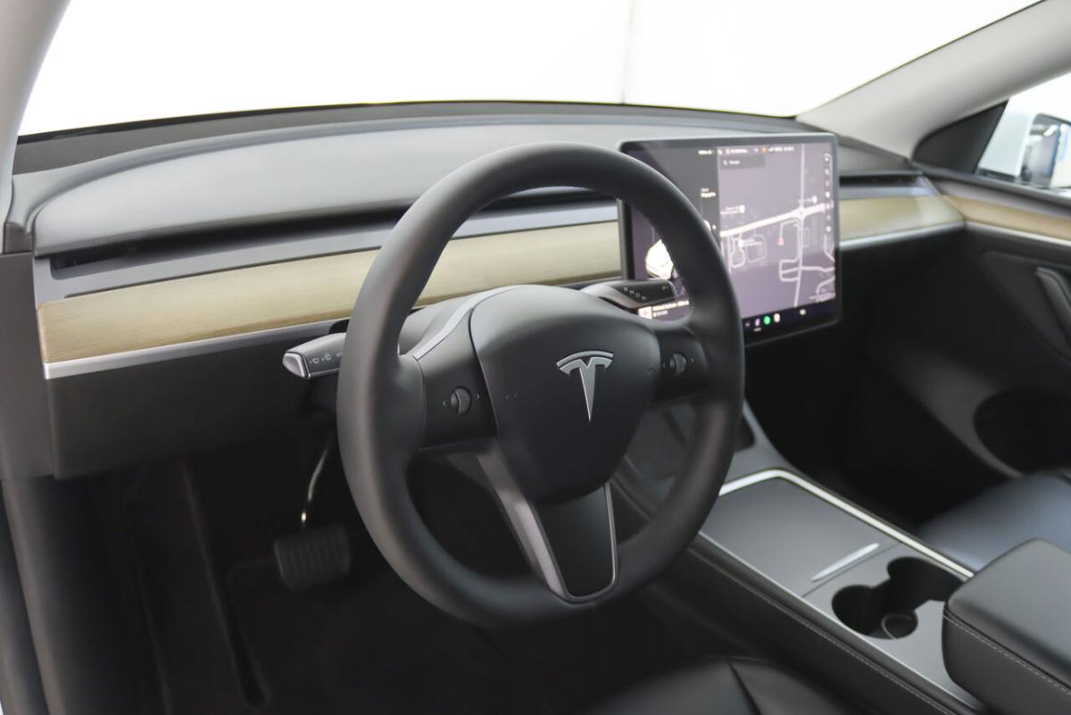 tesla-model-y-2023-eletrico-0cc