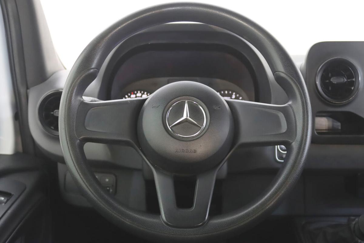 mercedes-benz-sprinter-2022-diesel-1950cc
