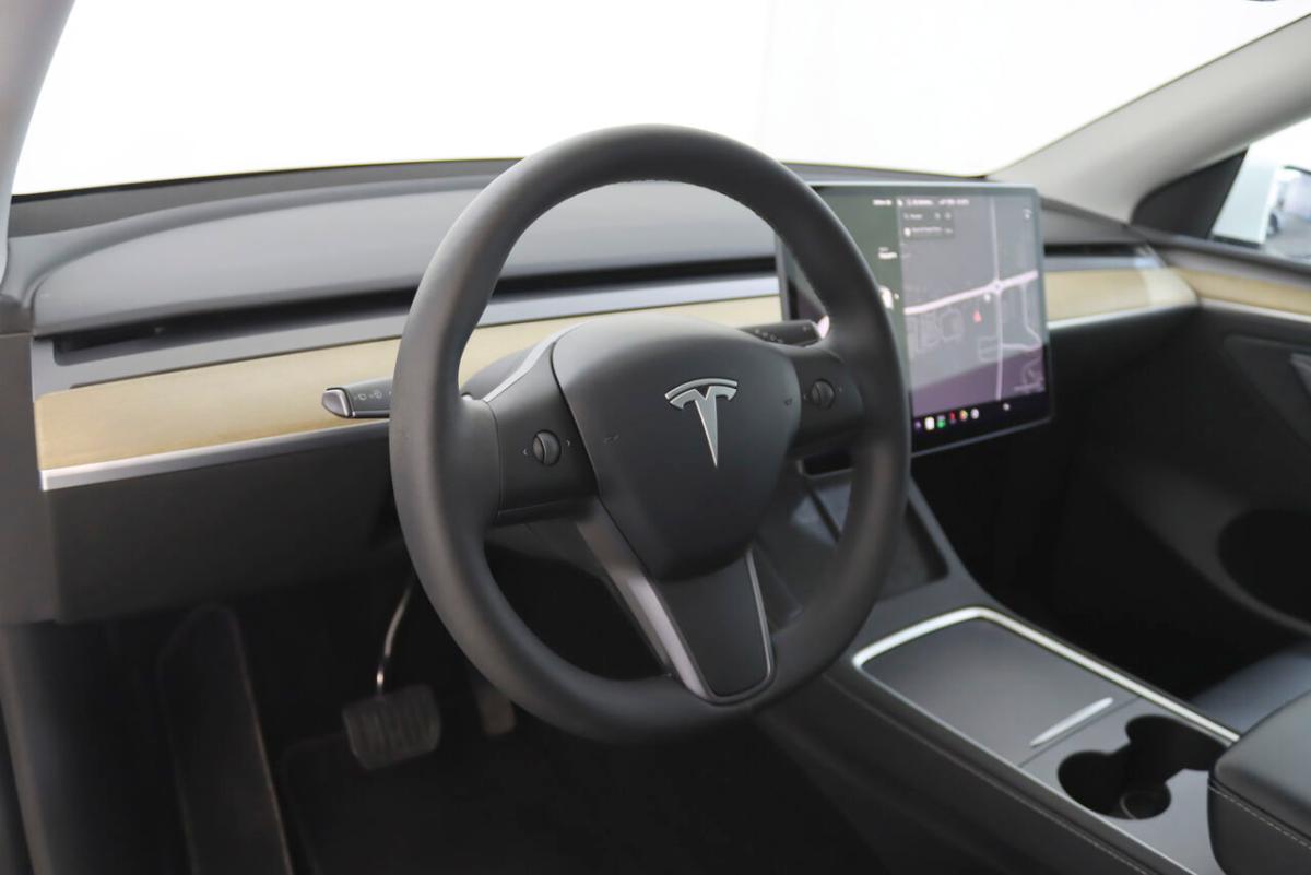 tesla-model-y-2023-eletrico-587cc