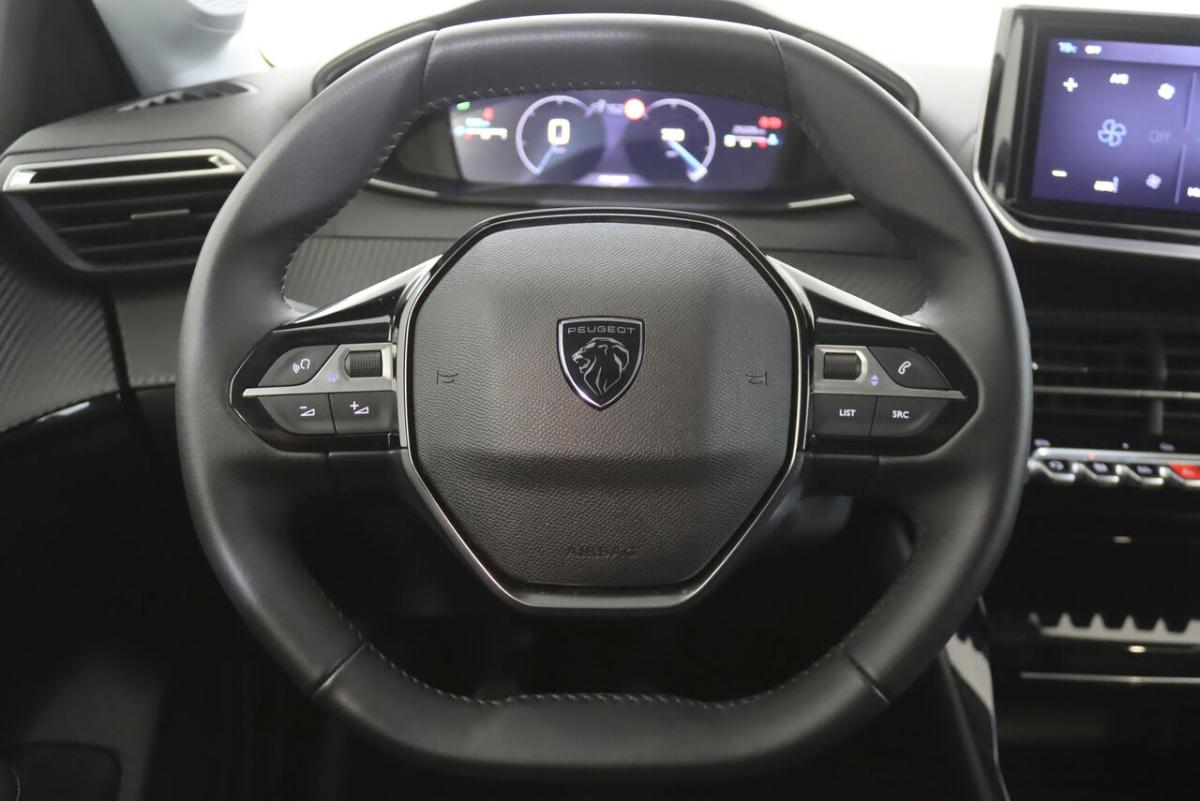peugeot-208-2025-gasolina-1199cc