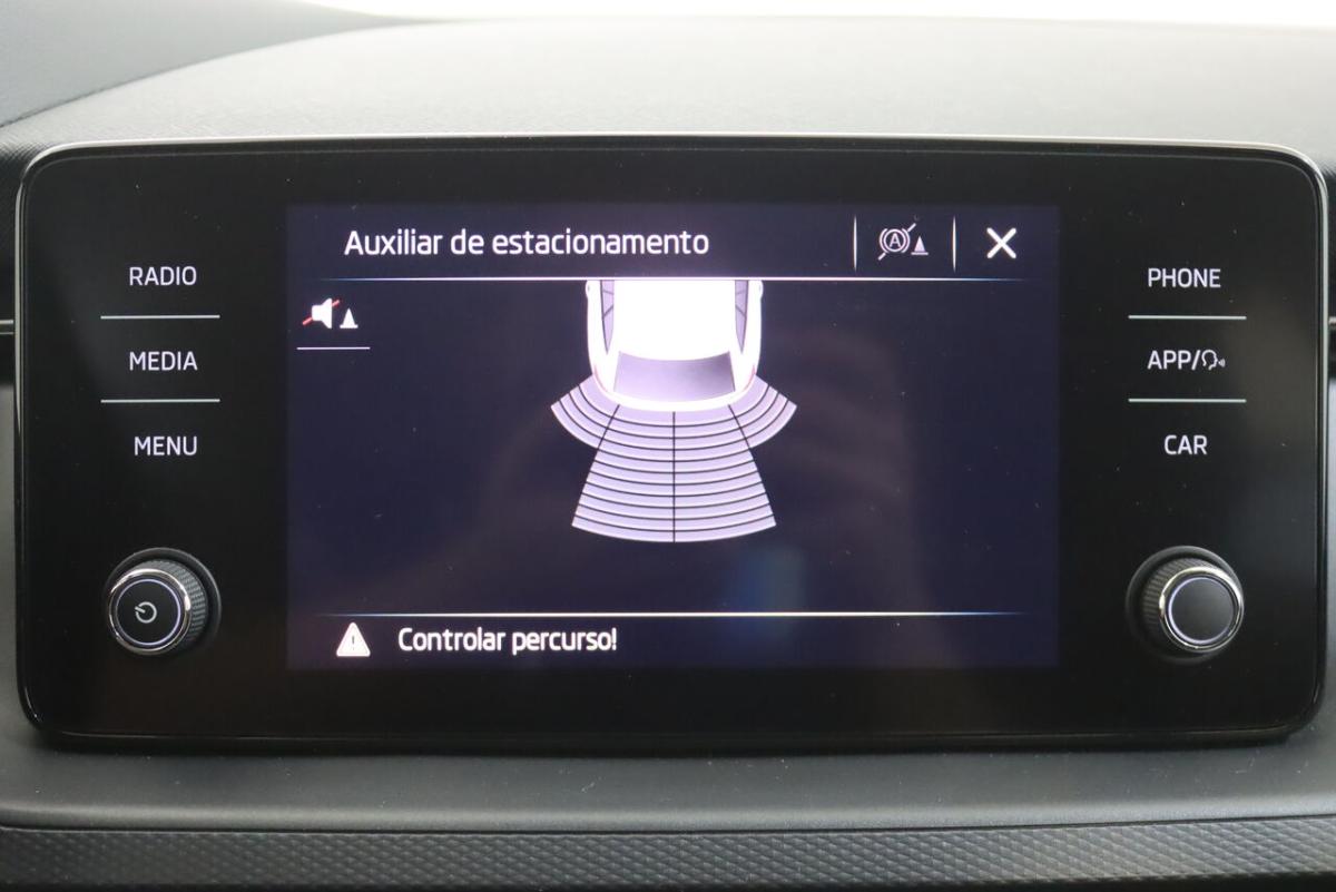 skoda-scala-2023-gasolina-999cc