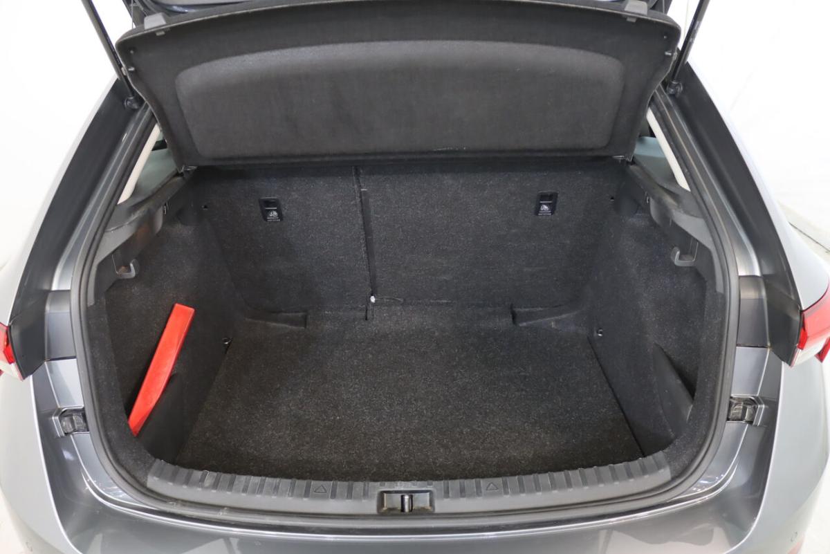 skoda-scala-2023-gasolina-999cc