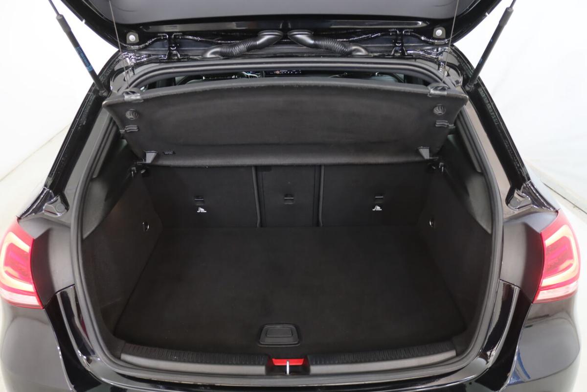 mercedes-benz-classe-a-2021-hibrido-1332cc