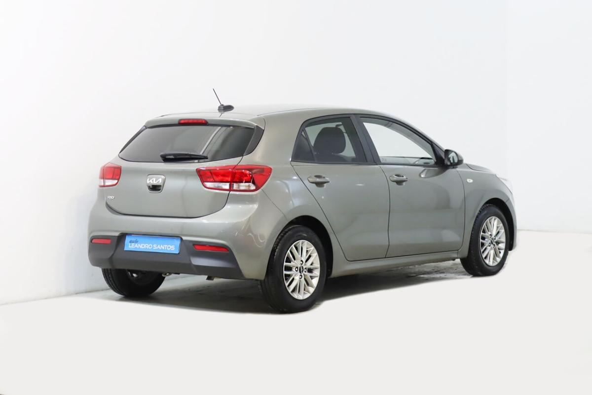 kia-rio-2023-gasolina-1197cc