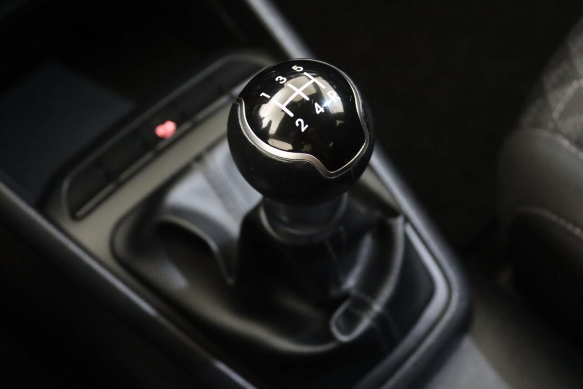 kia-rio-2023-gasolina-1197cc