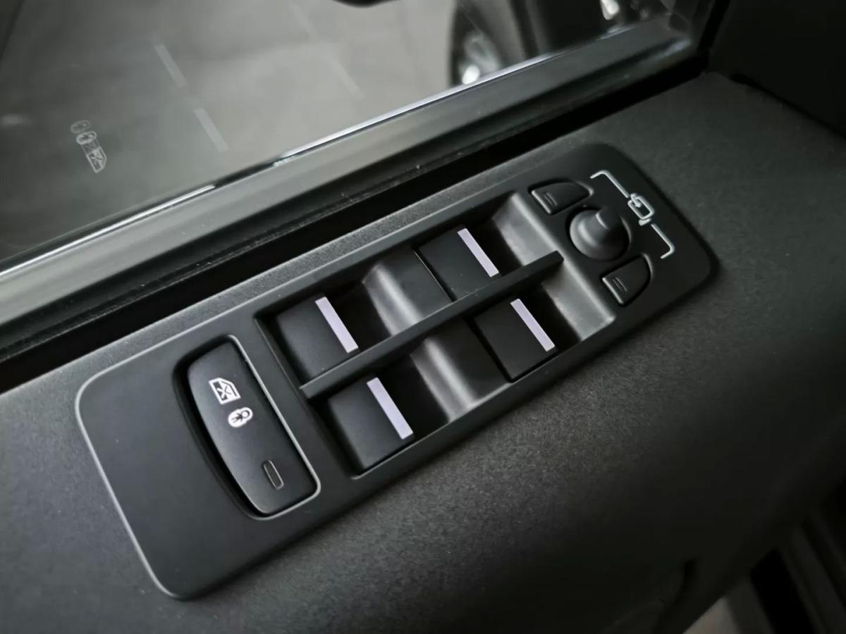 land-rover-discovery-sport-2024-hibrido-1497cc