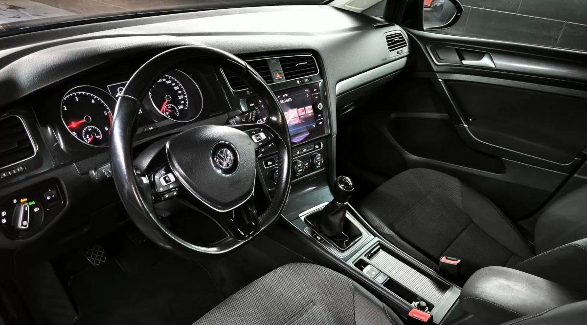 volkswagen-golf-variant-2017-diesel-1598cc
