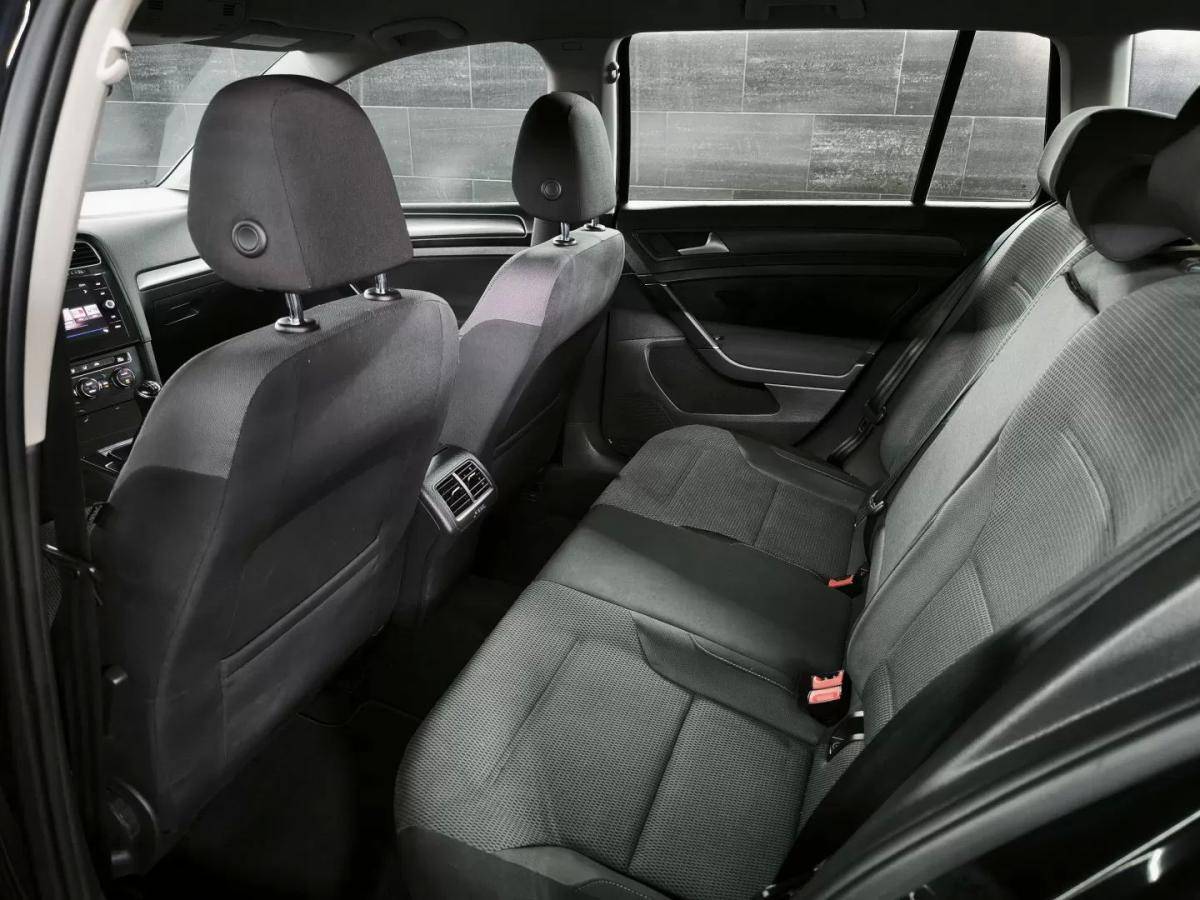 volkswagen-golf-variant-2017-diesel-1598cc