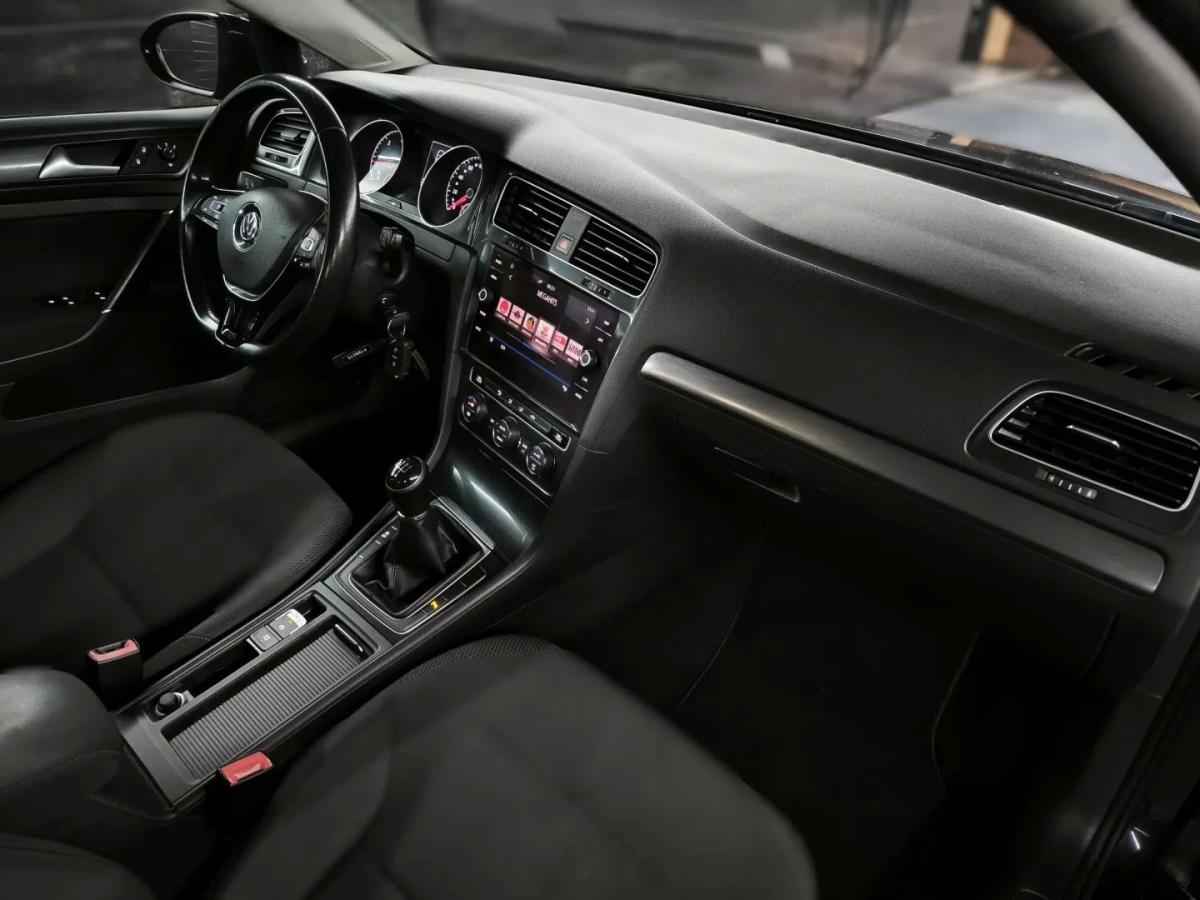 volkswagen-golf-variant-2017-diesel-1598cc
