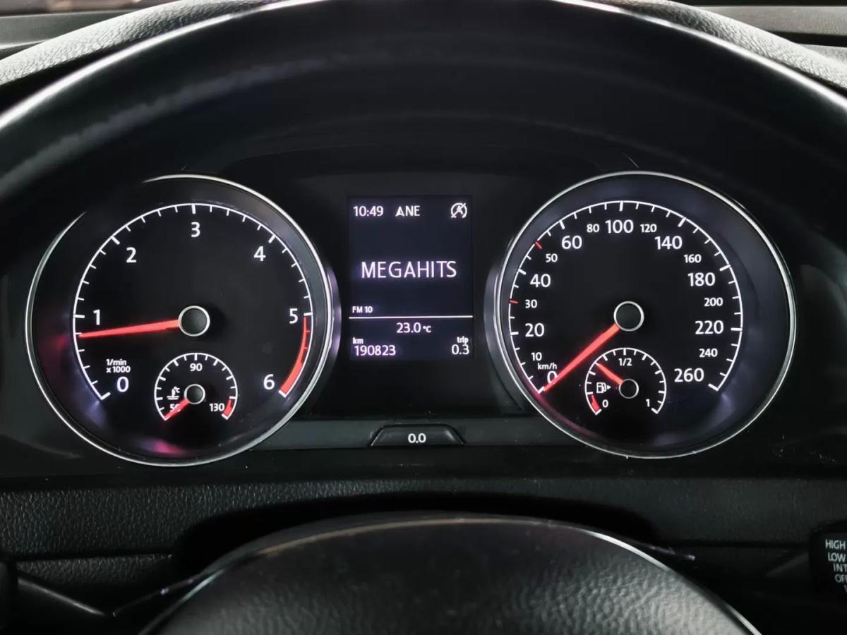 volkswagen-golf-variant-2017-diesel-1598cc