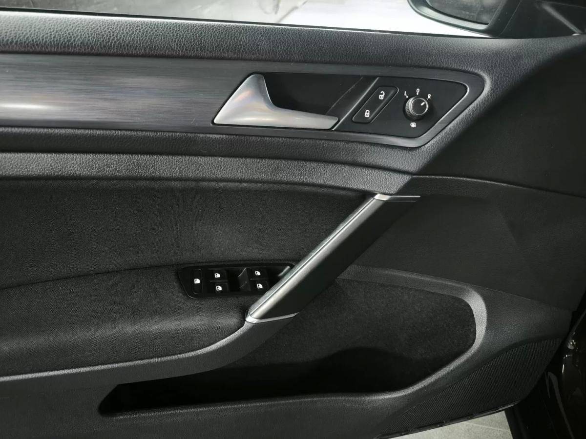 volkswagen-golf-variant-2017-diesel-1598cc