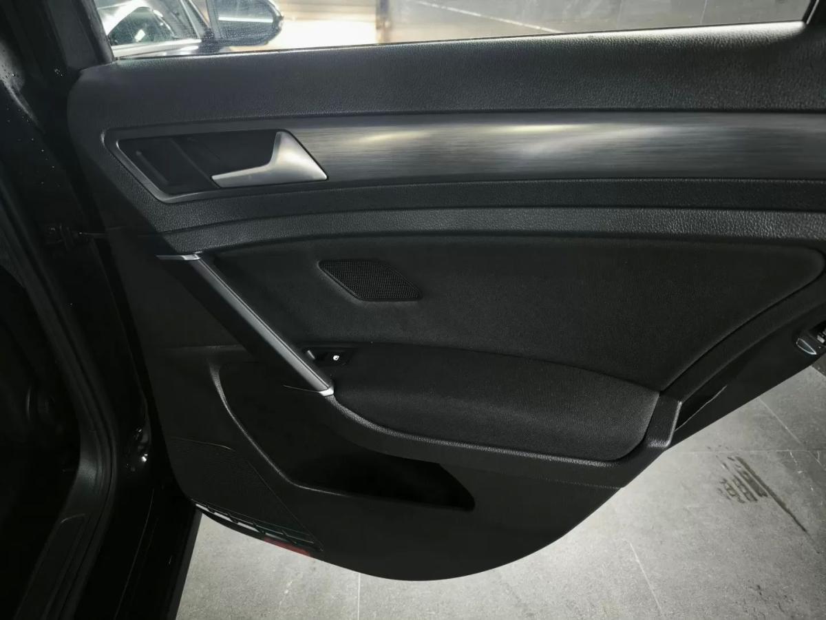 volkswagen-golf-variant-2017-diesel-1598cc