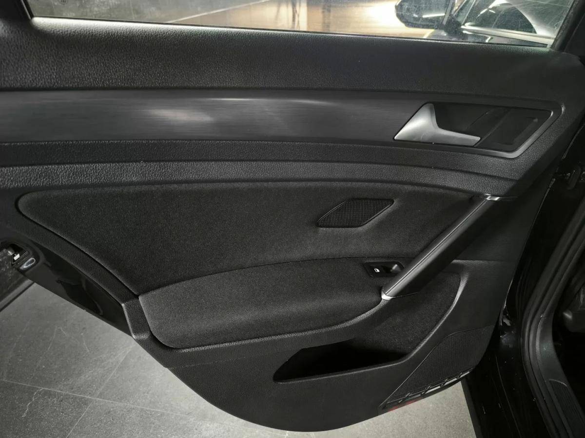 volkswagen-golf-variant-2017-diesel-1598cc