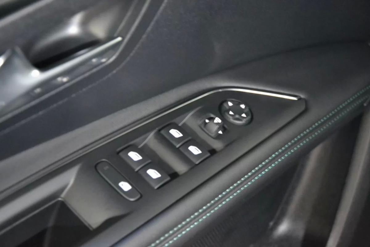 peugeot-3008-2023-diesel-1499cc