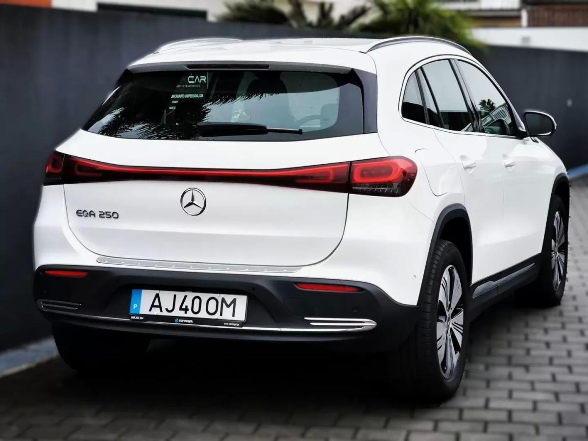 mercedes-benz-eqa-2021-eletrico-200cc