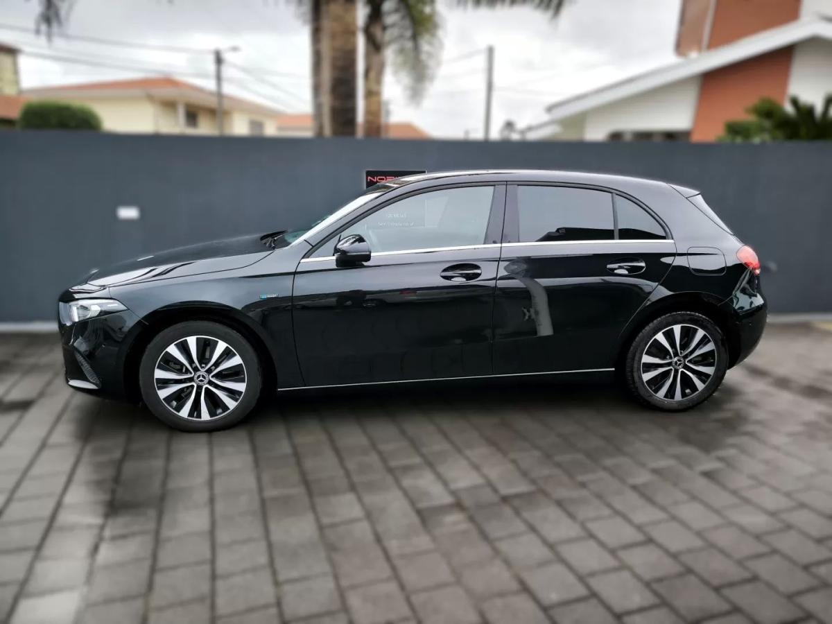 mercedes-benz-classe-a-2021-hibrido-1332cc