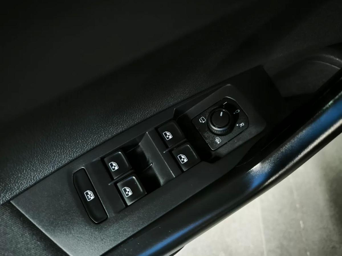 volkswagen-taigo-2025-gasolina-999cc