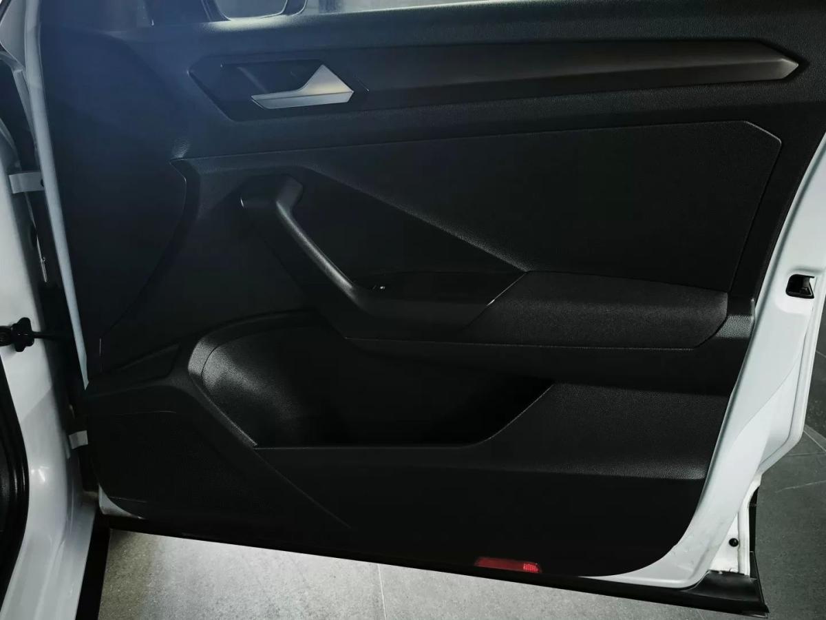 volkswagen-t-roc-2018-gasolina-999cc
