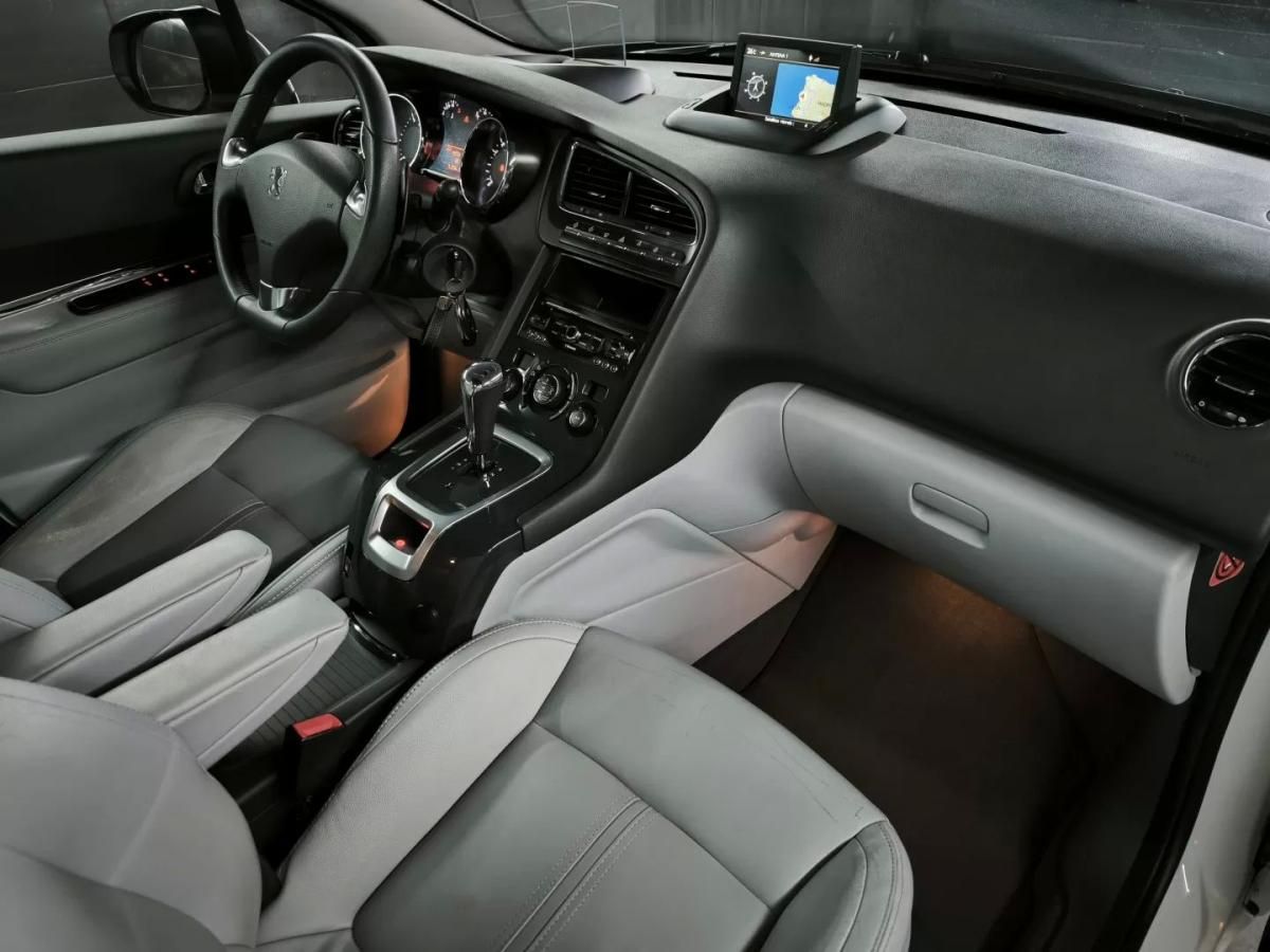 peugeot-5008-2013-diesel-1560cc