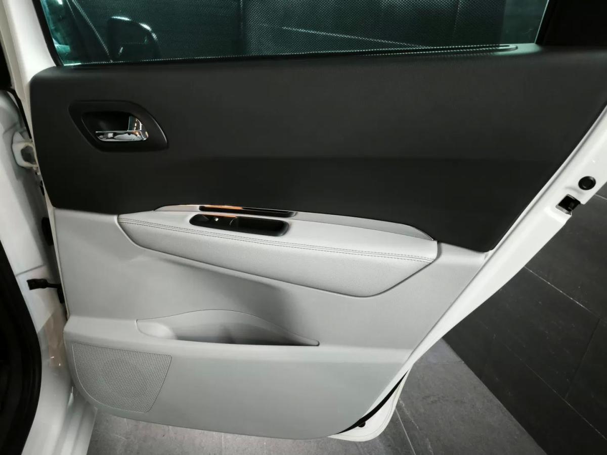peugeot-5008-2013-diesel-1560cc