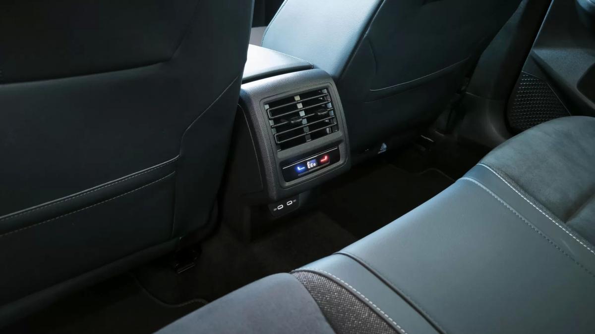 volkswagen-golf-2025-hibrido-1498cc