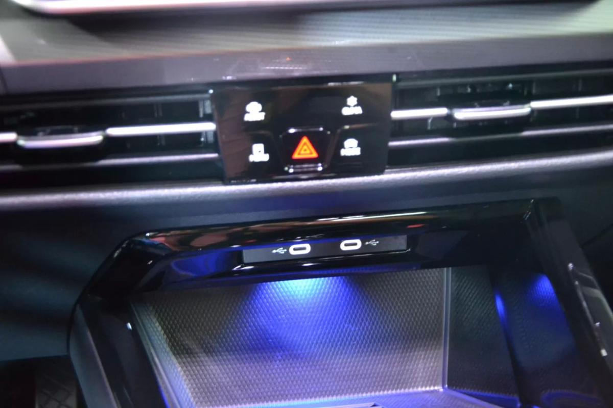 volkswagen-golf-2025-hibrido-1498cc
