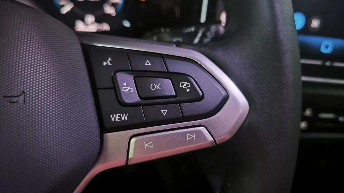 volkswagen-golf-2025-hibrido-1498cc