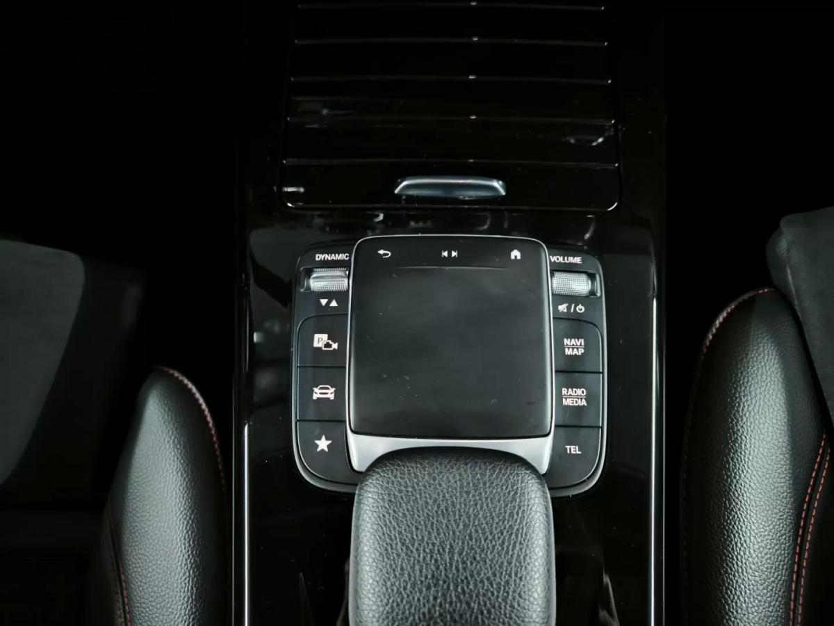 mercedes-benz-classe-a-2020-hibrido-1332cc