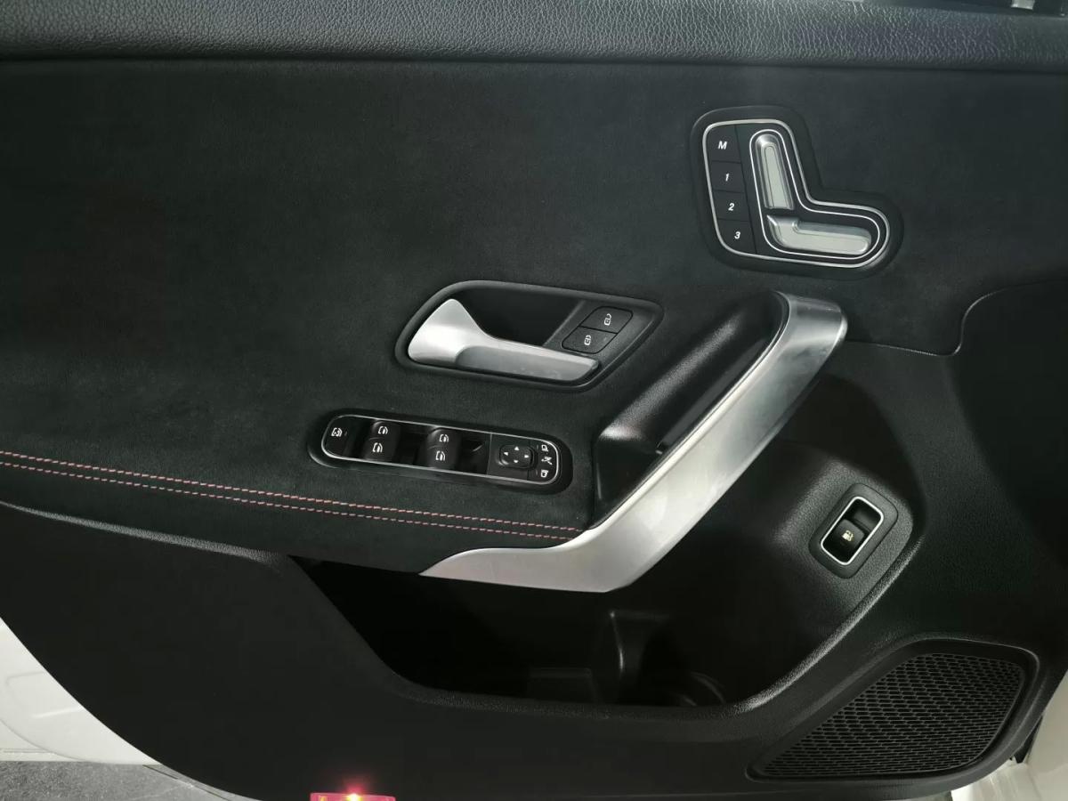 mercedes-benz-classe-a-2020-hibrido-1332cc